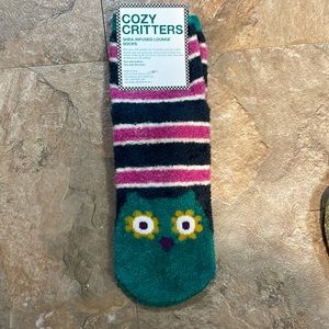 nwt shea infused lounge socks